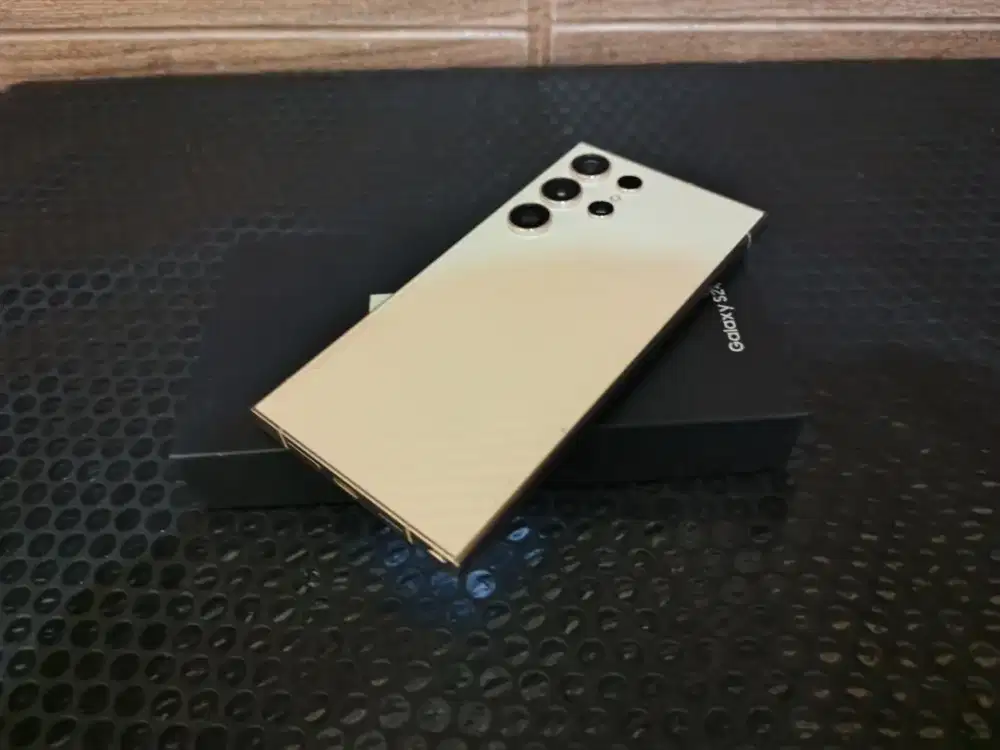Samsung s24 ultra Sein 12/1TB like new lemon