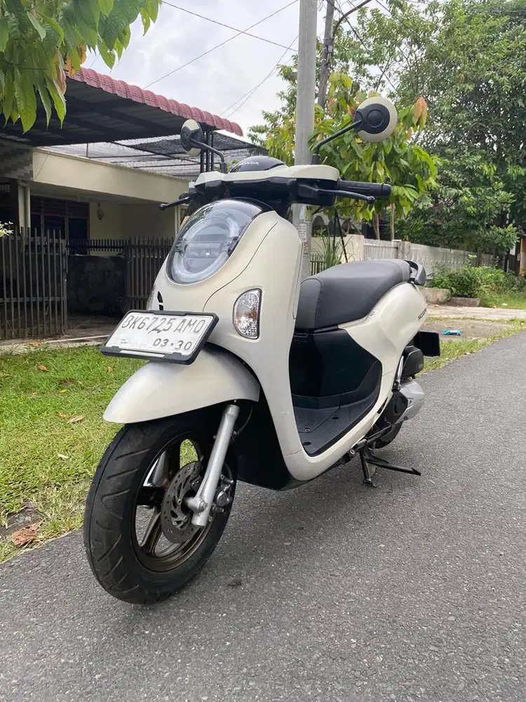 DIJUAL SCOOPY TYPE TERLENGKAP KUNCI KEYLESS (REMOT) Tahun 2025