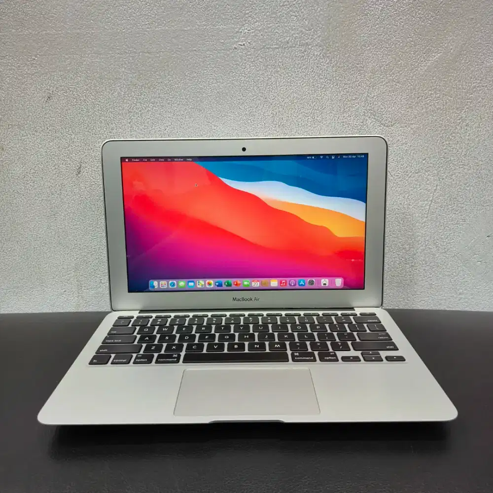 Macbook Air 11 inch 2014 Core i5 - 1,6GHz Ram 4 / 128 GB ( Second )