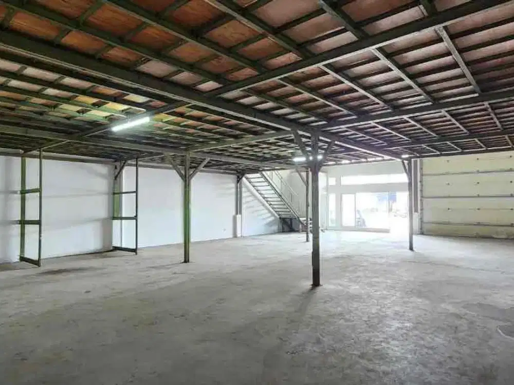 sewa gudang siap huni  di bizzpark Park kopo