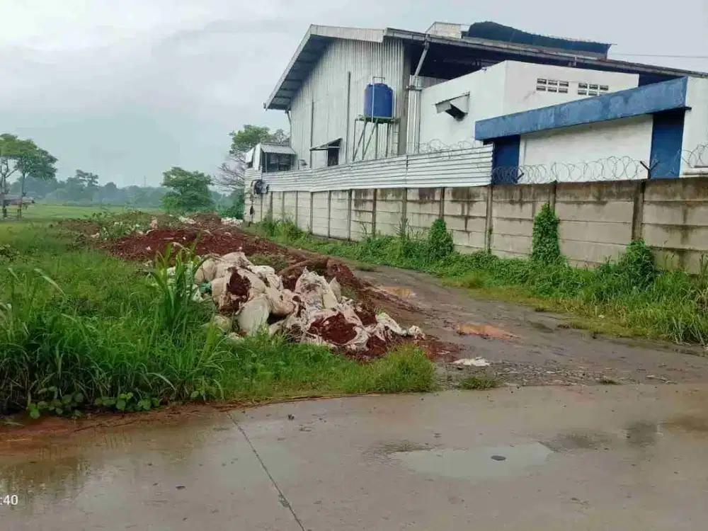 dijual tanah di jalan raya Curug legok tangerang