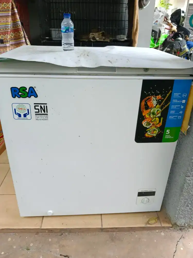 Sale frezzer milik pribadi merk RSA