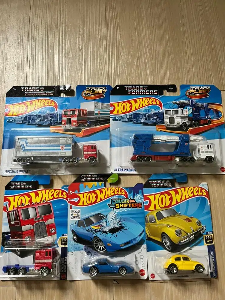Hot Wheels Transformers Set