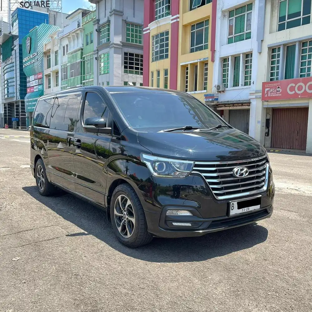 Hyundai H1 2.5 CRDi Royale Diesel Facelift 2018 Hitam AT Solar