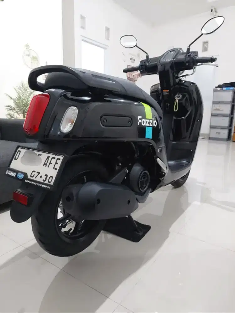 Yamaha Fazzio Neo Hybrid Black