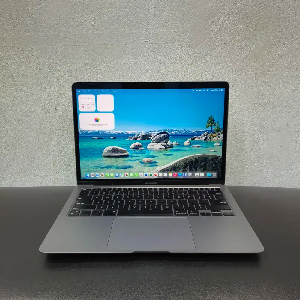 Macbook Air 13 inch 2020 Chip M1 RAM 8GB SSD 256GB ( Second )