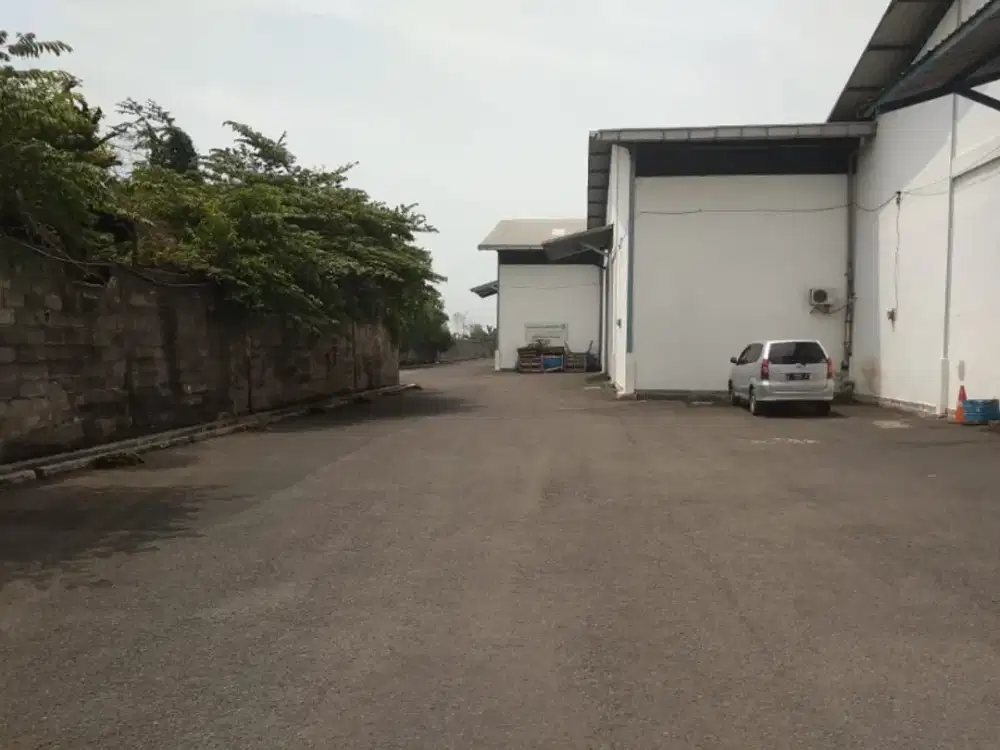 DISEWAKAN 2 UNIT GUDANG MANUKAN KULON KONDISI SIAP PAKAI