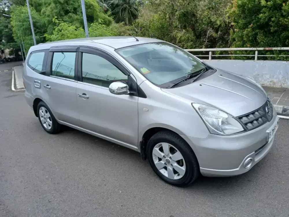 GrandLivina 1.5 XV AT
Silver Matic
Thn 2009