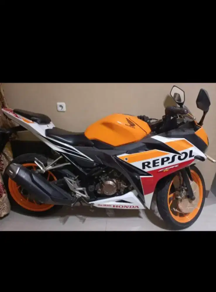 Honda CBR 150R tahun 2016