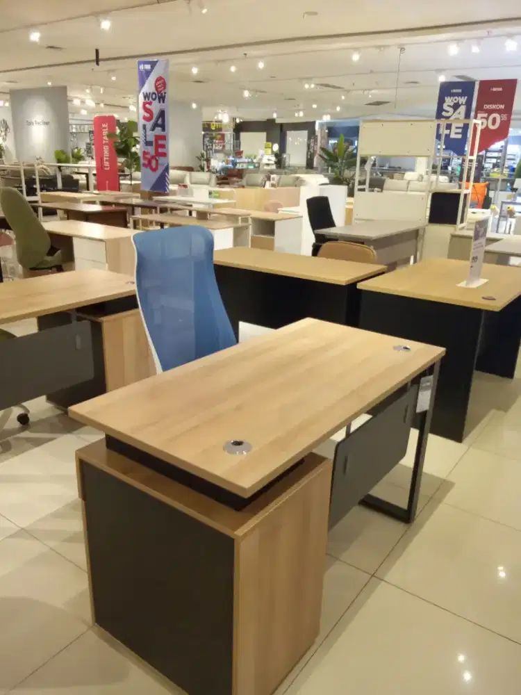 Meja dan kursi kantor (Bisa cicilan)