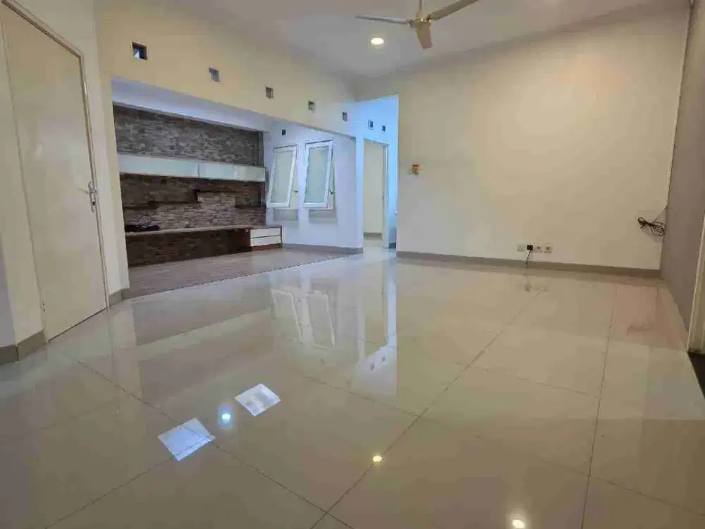 Dijual Rumah Siap Huni Singgasana Lingkungan Tenang dan Nyaman