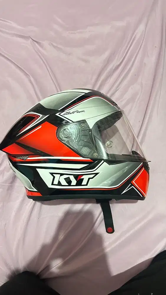 Helm KYT TT COURSE