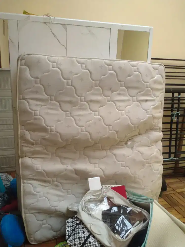Kasur springbed empuk ukuran 2 orang dewasa