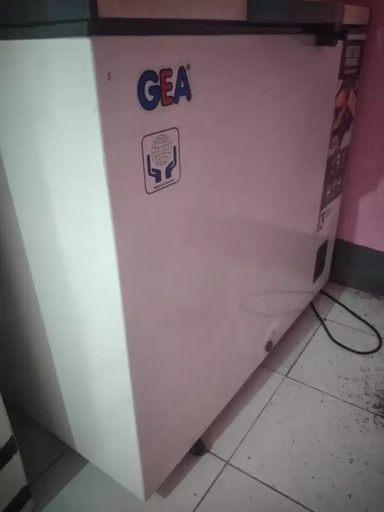 Jual Cepat Murah Freezer GEA 300liter