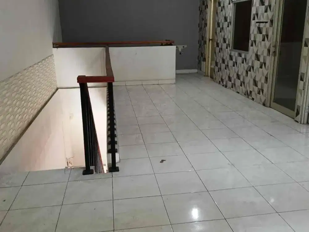 sewa gudang bentuk ruko di bizzpark