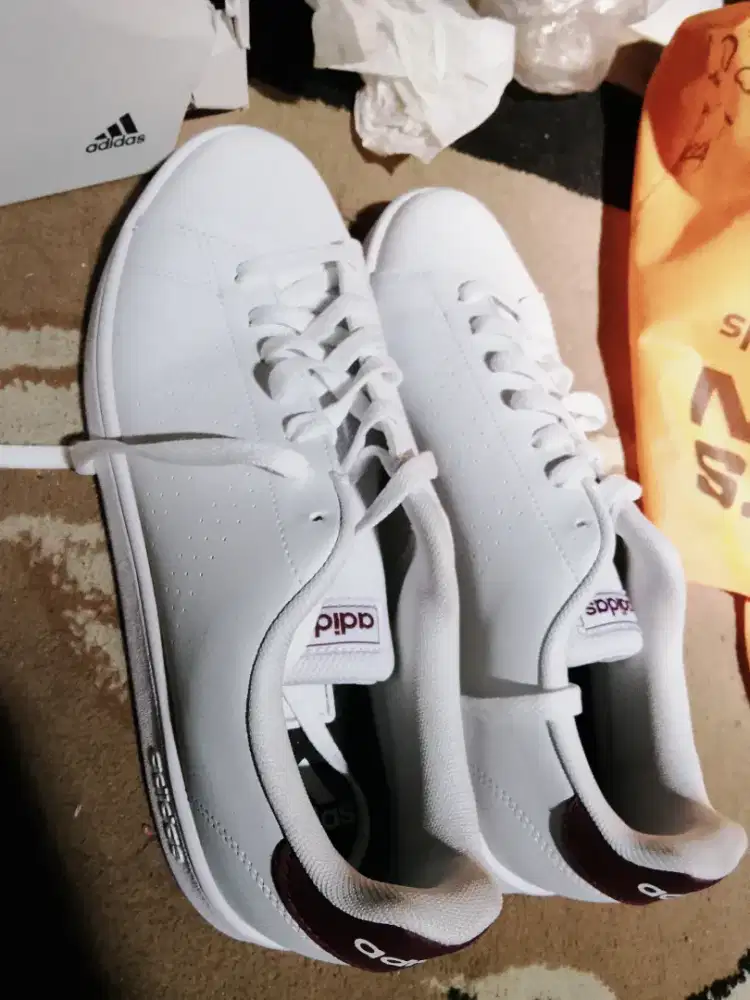 Dijual Cepat Sepatu Adidas Advantage Base