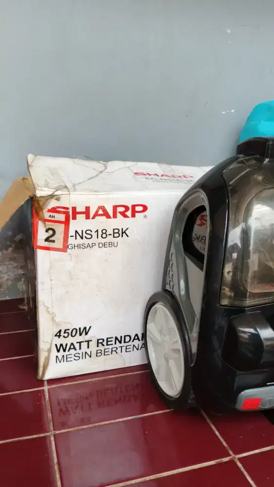 Vacuum Cleaner SHARP EC-NS18-BK