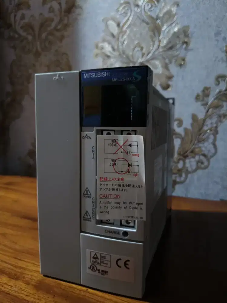 Servo amply Mitsubishi  MR-J2S-200A