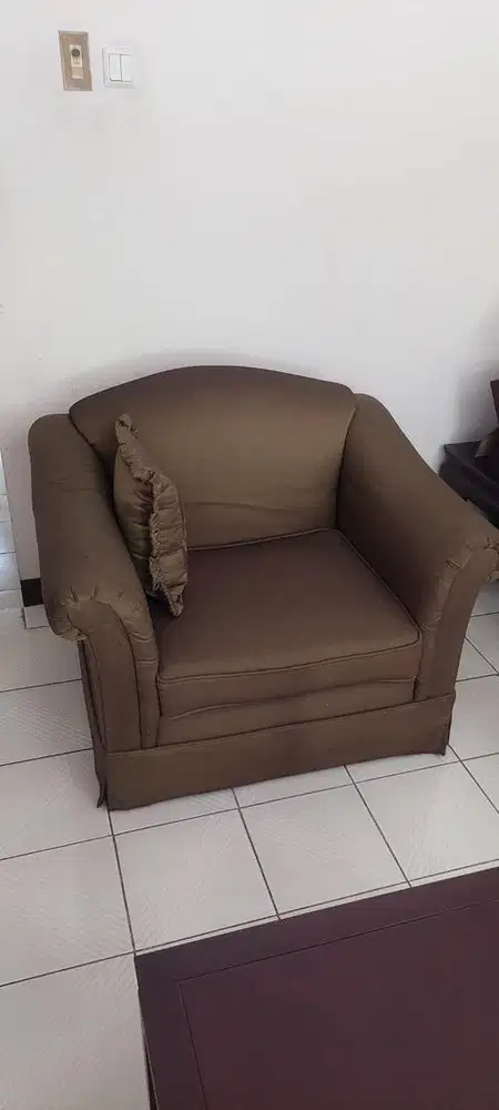 Perabotan RT/ Lemari dll jual cepat