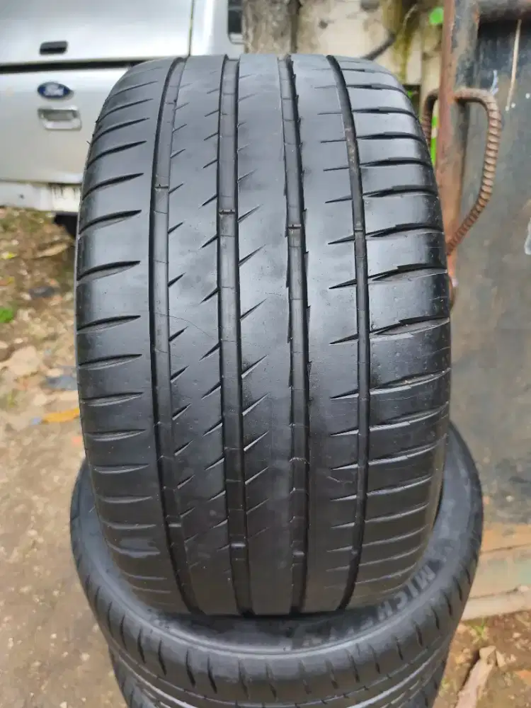 Michelin pilotsport4 265 35 R18