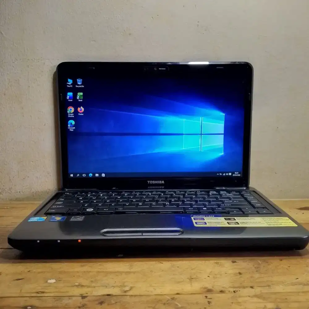 Laptop murah meriah Toshiba core i3 Ram 6 GB HDD 1 TB + 160 GB