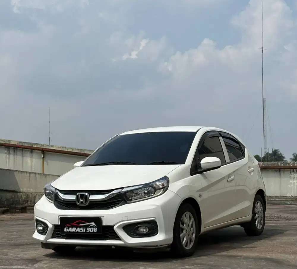 Honda Brio Satya E CVT AT 2021 Warna Putih Pajak 08-06-2026 KM 77 rb