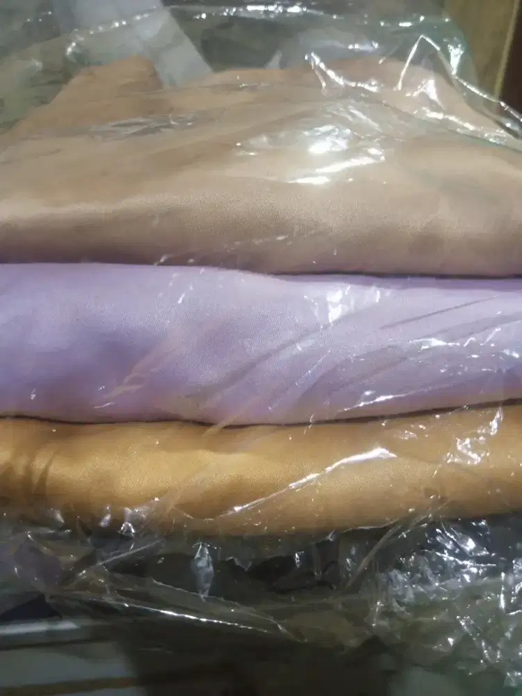 PRELOVED BORONGAN 3 PCS SARUNG BANTAL BAHAN SATIN LEMBUT