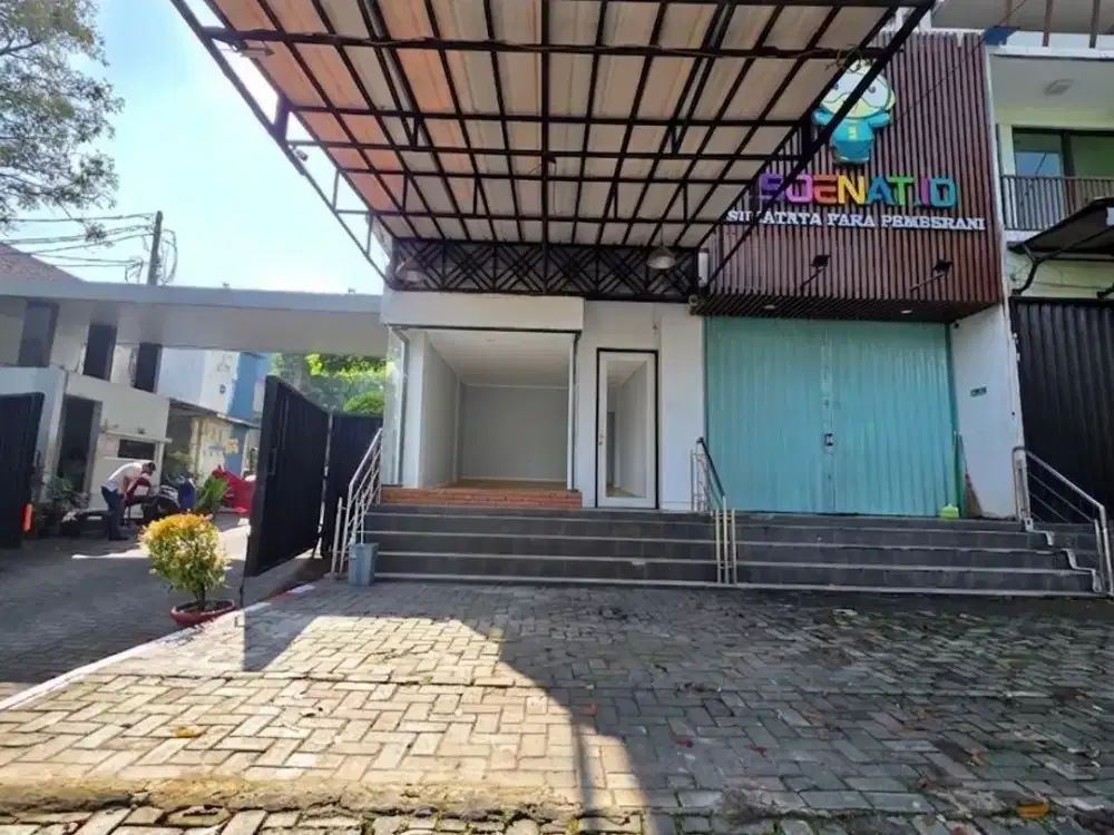 Disewakan ruko strategis pinggir jalan utama di Kahfi 1 jagakarsa Jakarta selatan