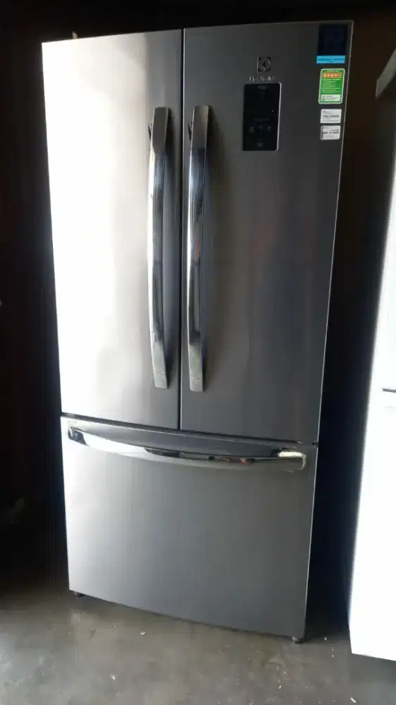 Kulkas Electrolux SBS 3 Pintu Mewah