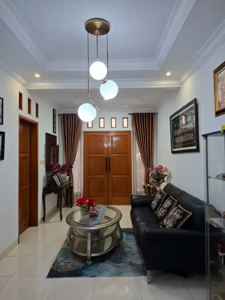 RUMAH SIAP HUNI DALAM KOMPLEKS STRATEGIS DI LEGOSO