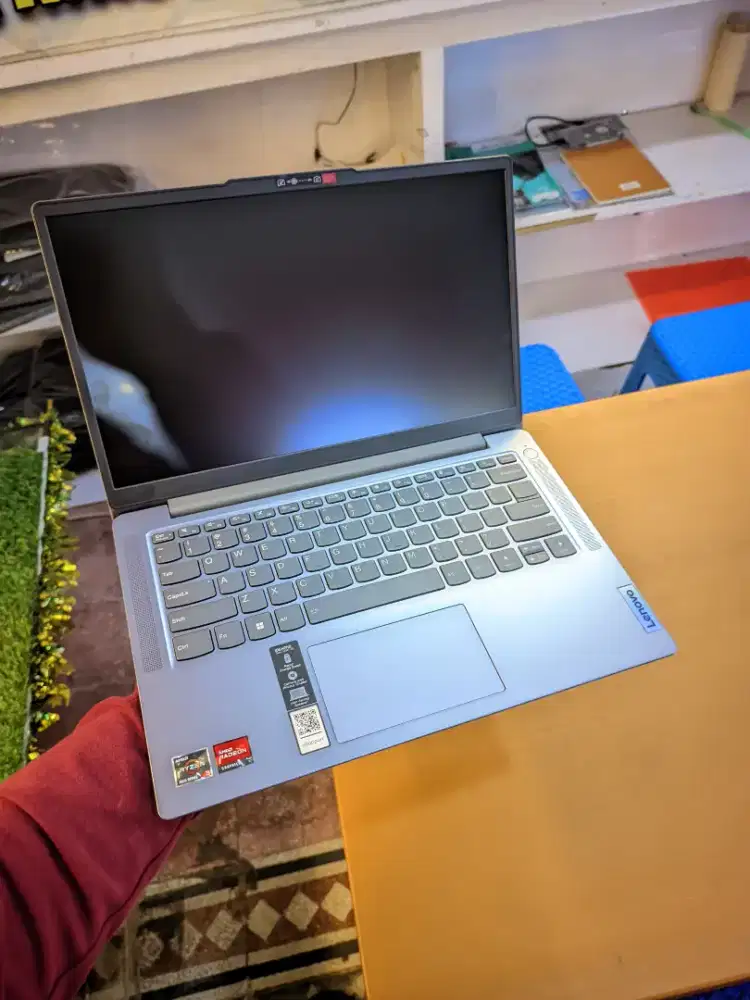 LENOVO IDEAPAD RYZEN 3 RAM 8GB SSD 512GB SIAP PAKAI
