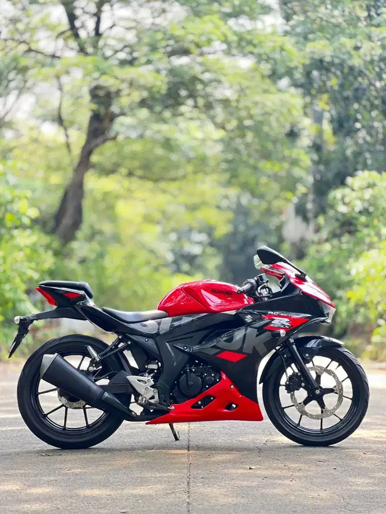 SUZUKI GSX R150 2022 MERAH KM LOW PAJAK HIDUP SIAP GAS JAUH