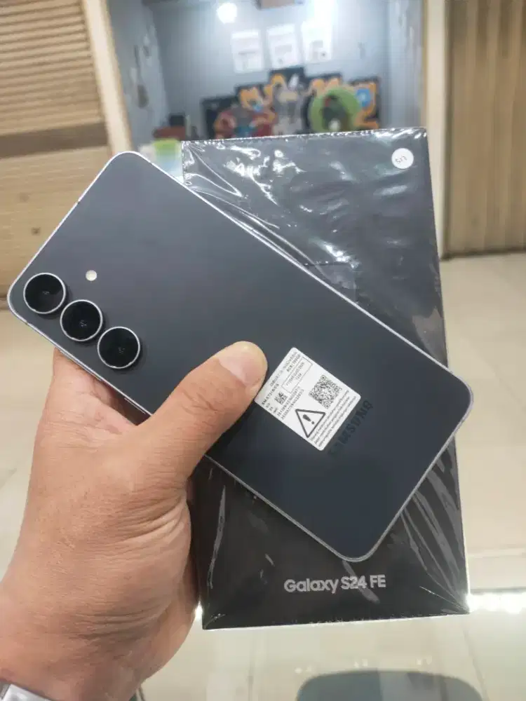 Samsung S24 fe ram8/256 lengkap mulus no minus grnsi masih