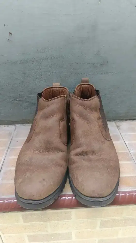 Sepatu Boots kulit