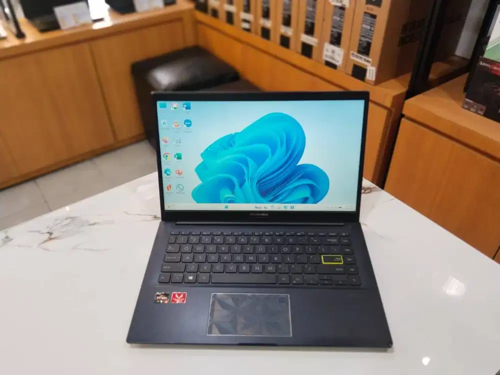ASUS VIVOBOOK M413DA RYZEN 5-3500U/RAM 8GB/SSD 256GB/SATSET SIAP PAKAI