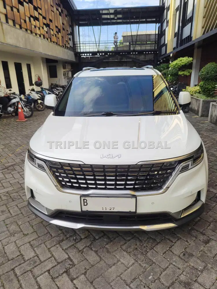 Kia Grand Carnival Premiere 2.2 CRDi Diesel 11Seater AT Hitam NIK 2022
