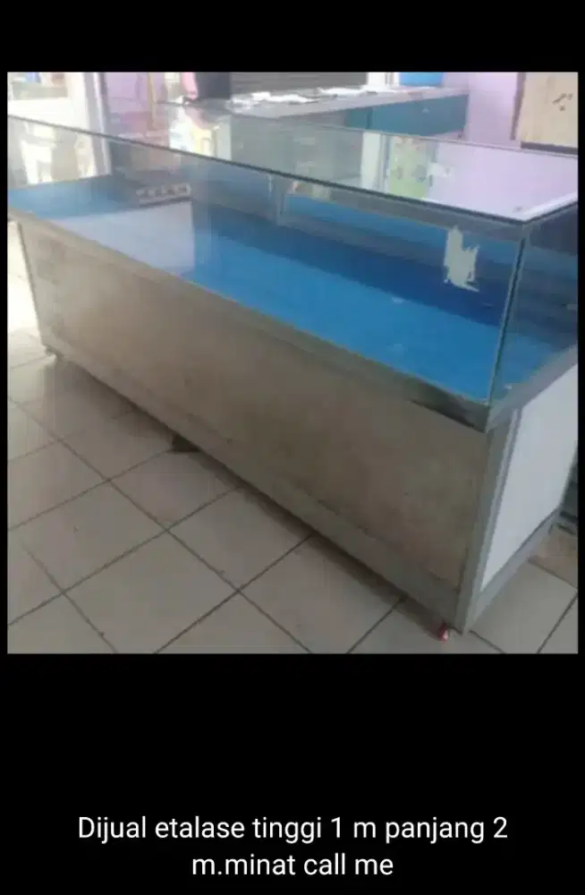 Etalase bekas counter hp