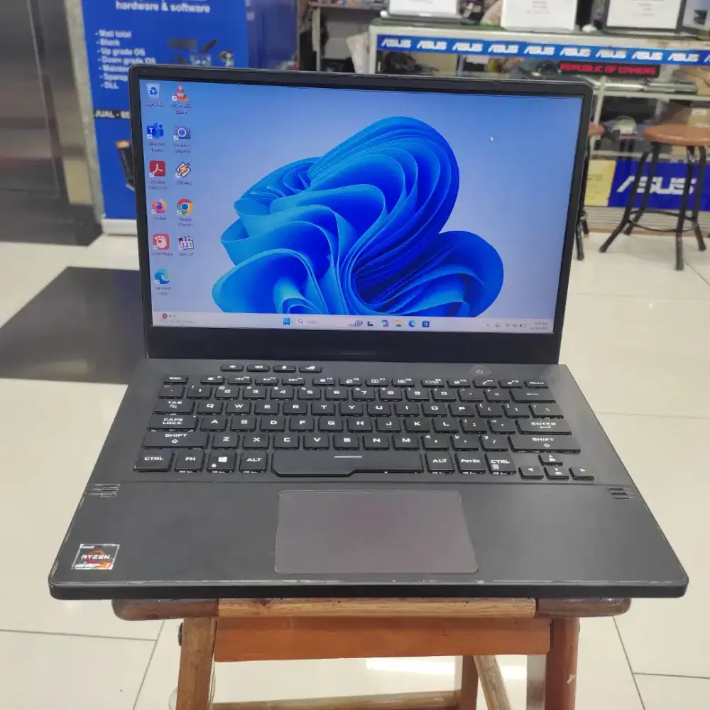 ROG ZEPHYRUS G14 GA401IH RYZEN 7-4800HS RAM 8 GB SSD 256 GB GTX 1650