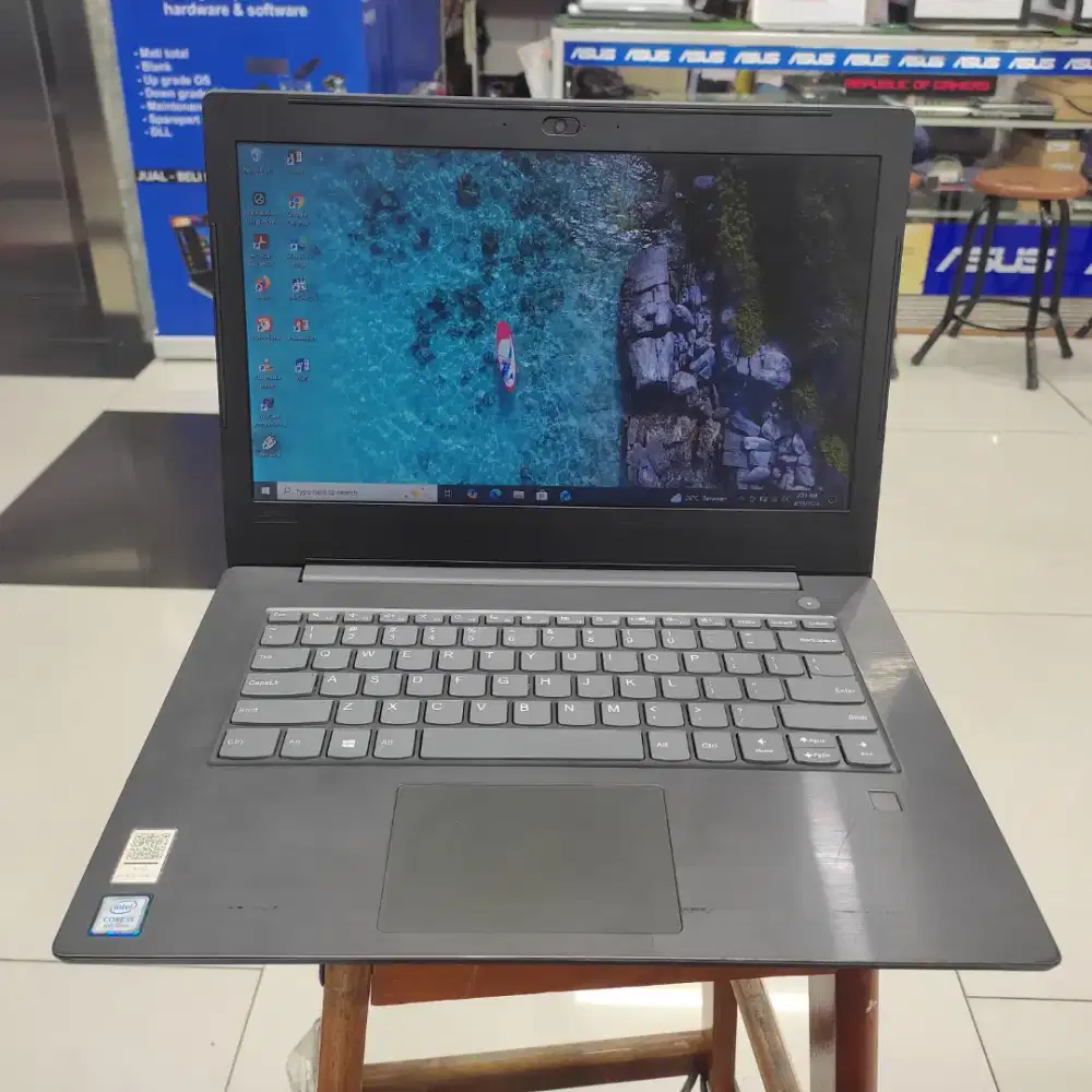 LENOVO V330-14IKB INTEL CORE i5-8250U RAM 4 GB SSD 128 GB