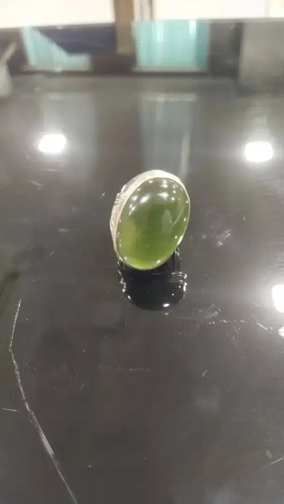 Cincin batu giok botol