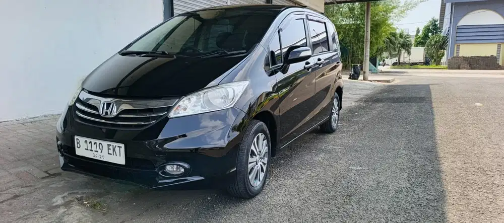 Honda FREED PSD 1.5 Matic 2014