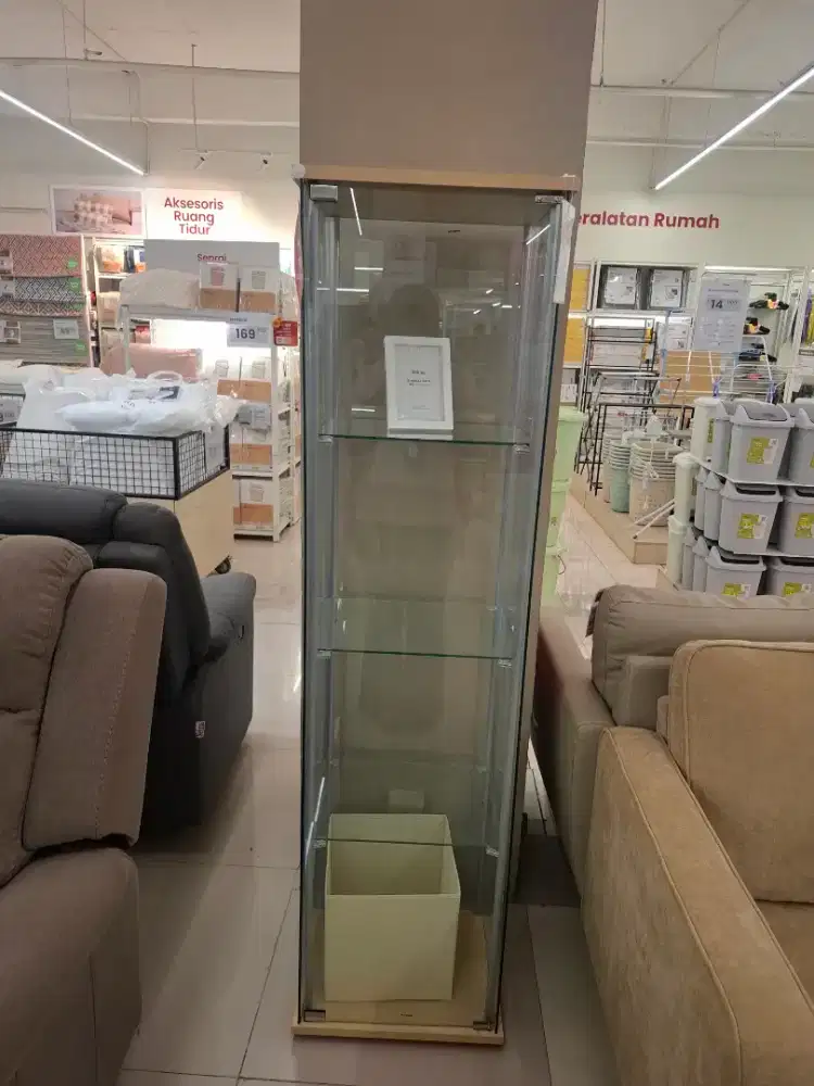 LEMARI PAJANGAN KACA 900 RIBUAN
