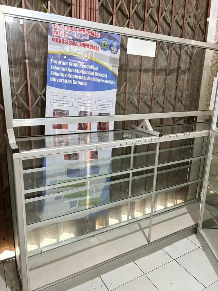 Kaca Penghalang Virus uk 1,5m