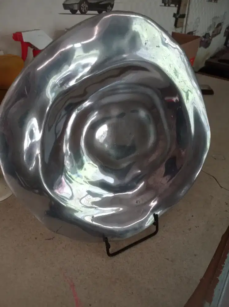 Logam Hiasan meja atau tempat buah