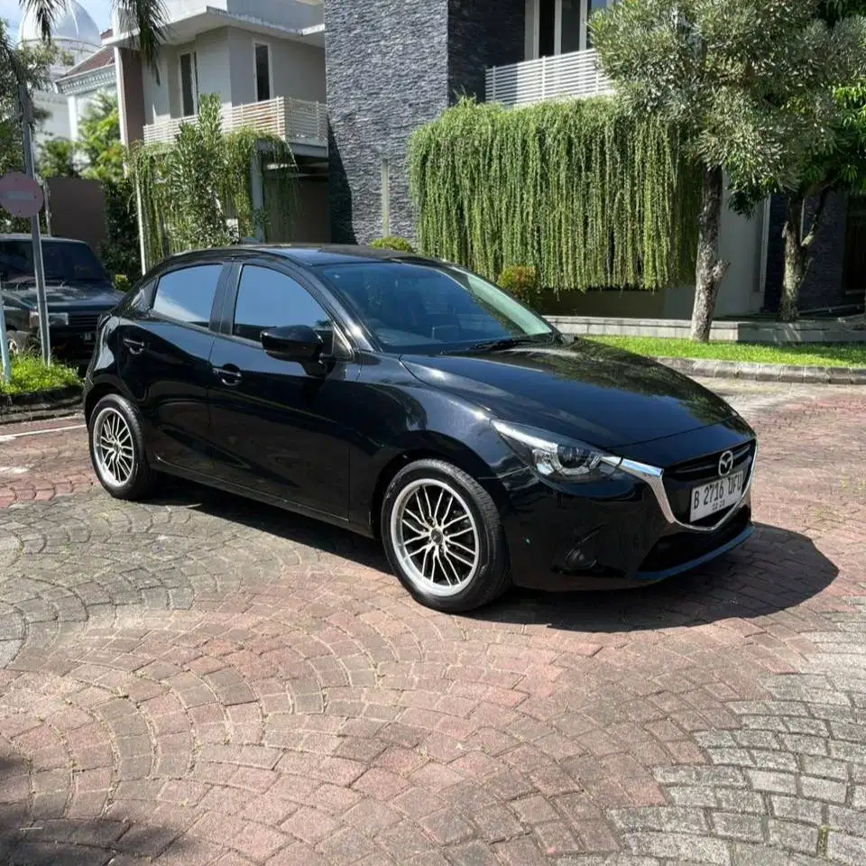 Mazda 2 1.5 R automatic 2017 km rendah RAWATAN DP Minim Jazz