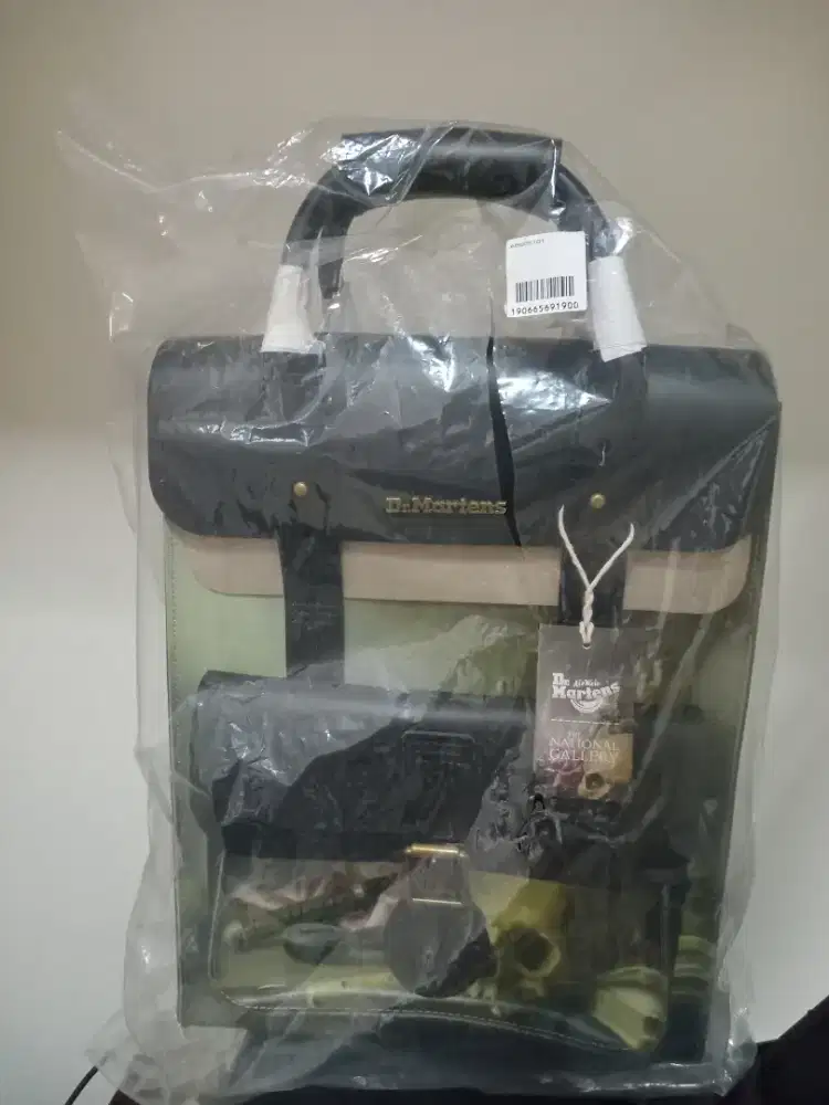 Dr martens backpack limited edition national gallery harga pas