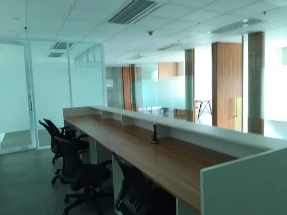 SEWA KANTOR DI JAKARTA SELATAN KUNIGAN 157M2 PARTISI 230K NEGO