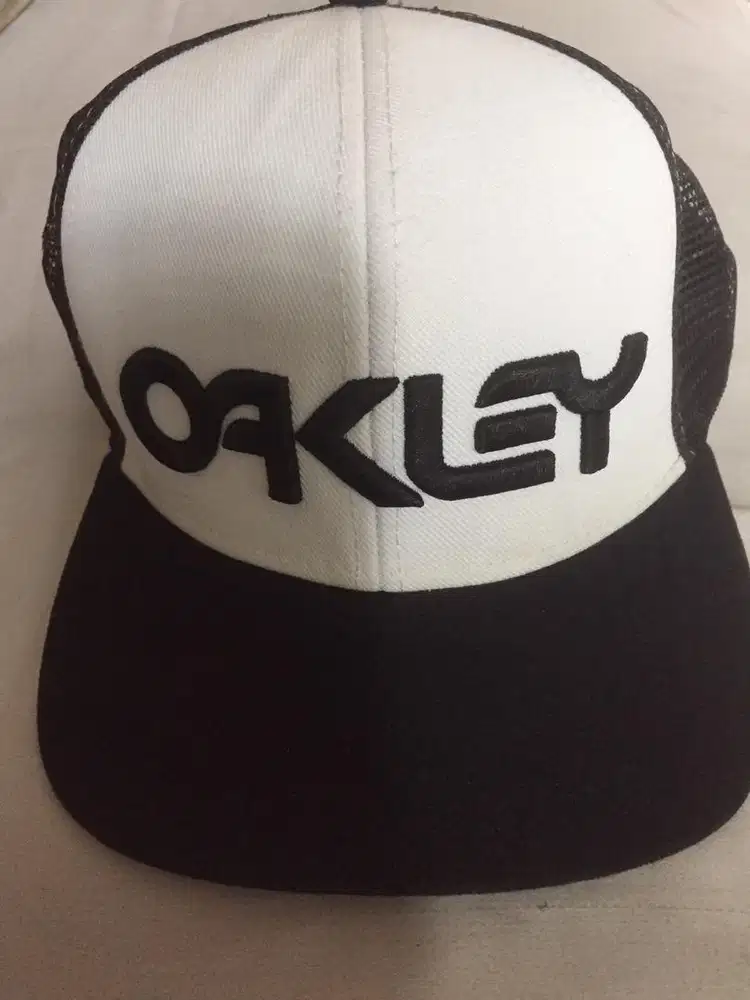 Original Topi Oakley