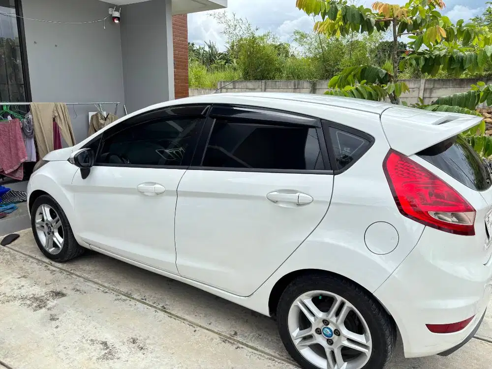 Dijual Cepat Ford Fiesta 1,6 S 2013 Pajak Panjang