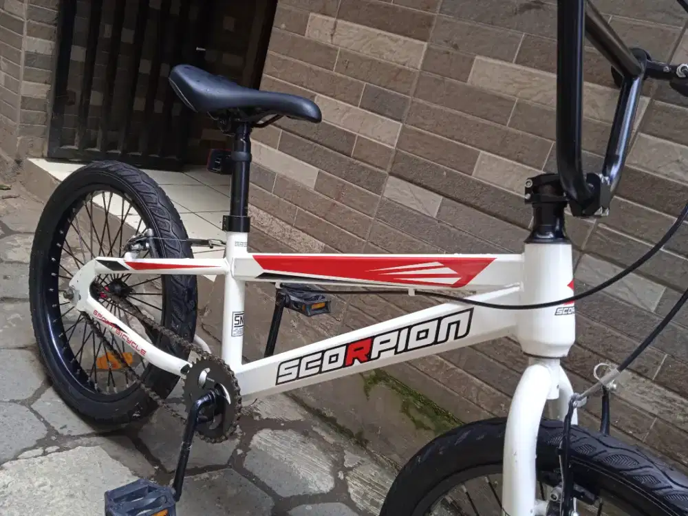 Jual cepat sepeda BMX merk scorpion